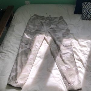 Light Cameo high rise Hollister joggers
